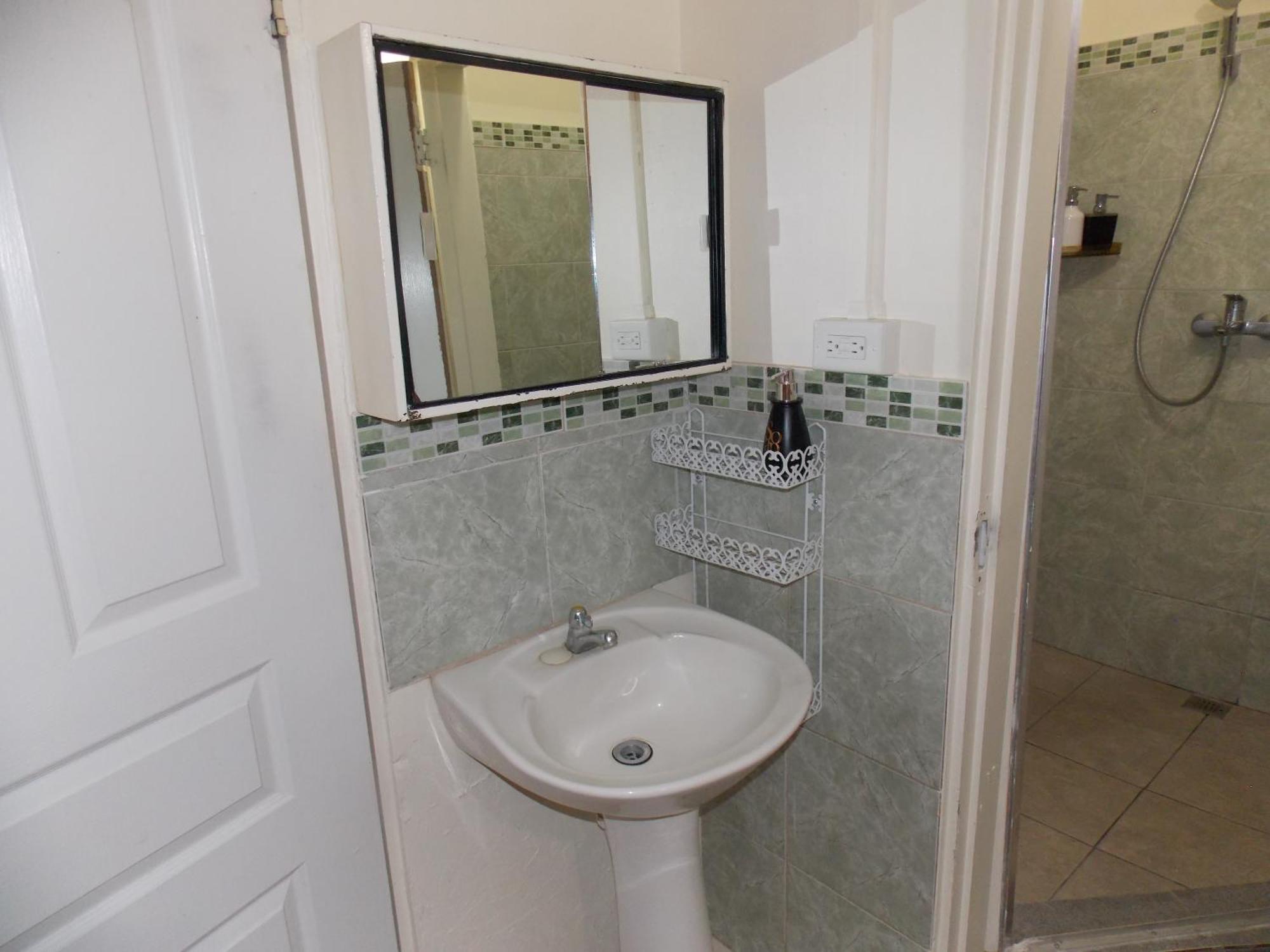 Stewart Apt- Trincity, Airport, Washer, Dryer, Office, Cable , Wifi Quarto foto